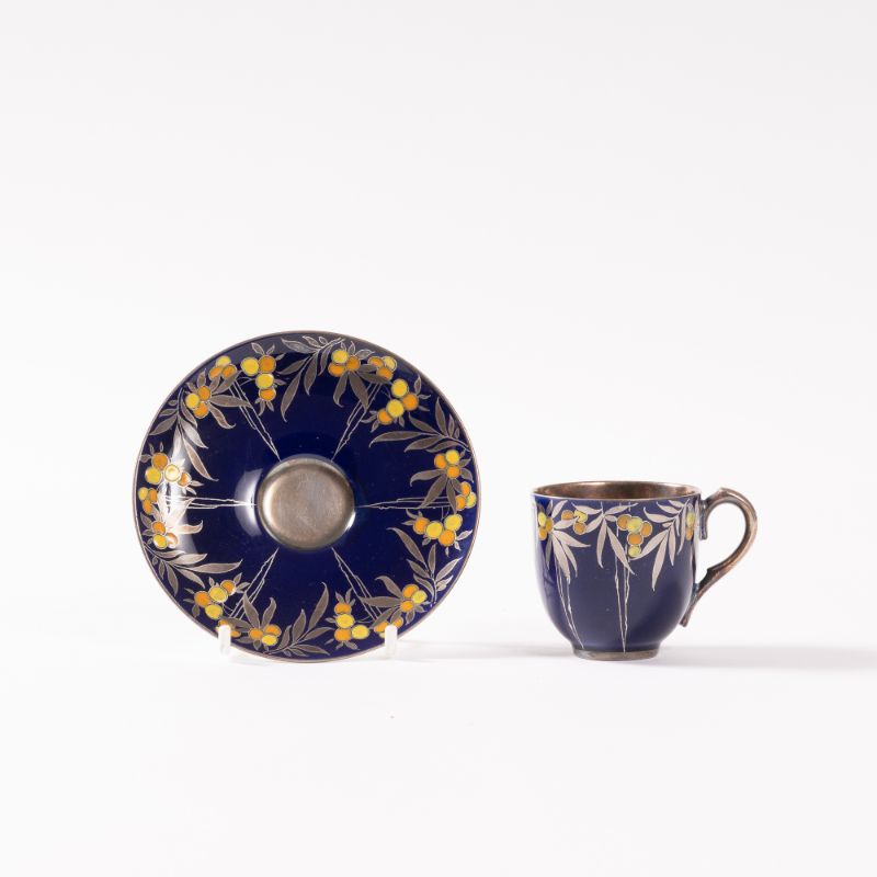 Worcester enamelled fruit cup and saucer. Date 1930